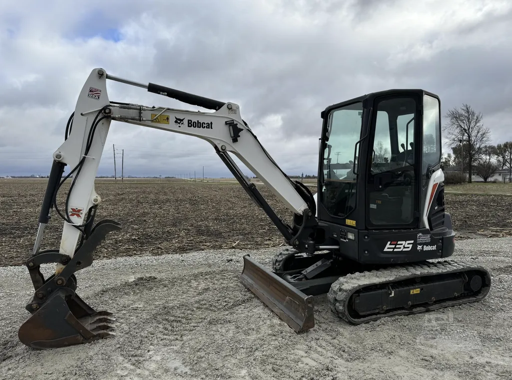 2021 Bobcat E35