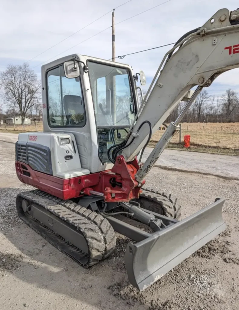 2011 Takeuchi TB235