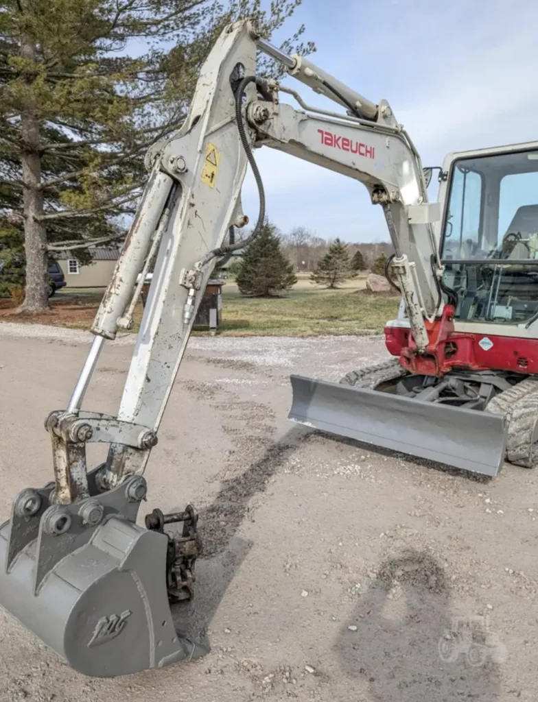 2011 Takeuchi TB235