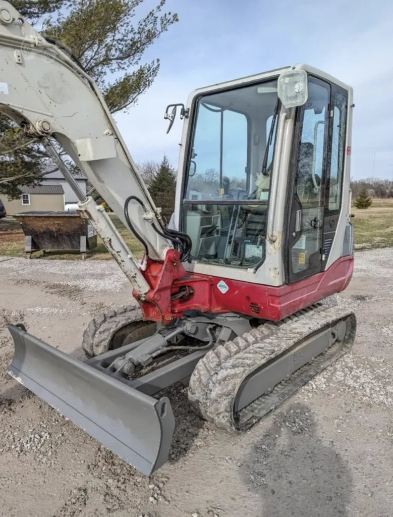 2011 Takeuchi TB235